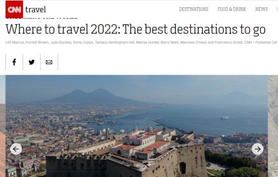 Cari turisti, andate a Napoli