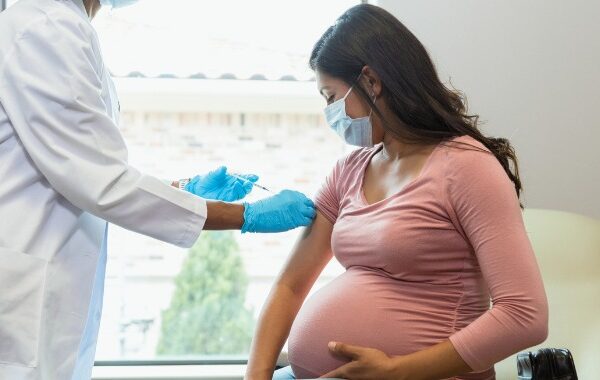 Quarta dose per donne in gravidanza e allattamento